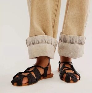 Free People Leather Sunny Gilly Flats Sandals Black Strappy Wrap Size 8